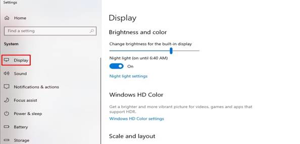 Display option in System settings to connect two monitors to laptop with one hdmi port